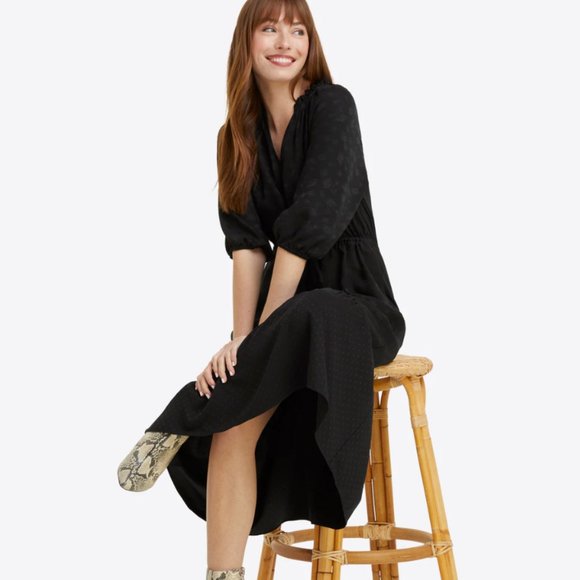 Draper James Dresses & Skirts - Draper James Martina Popover Dress in Floral Jacquard